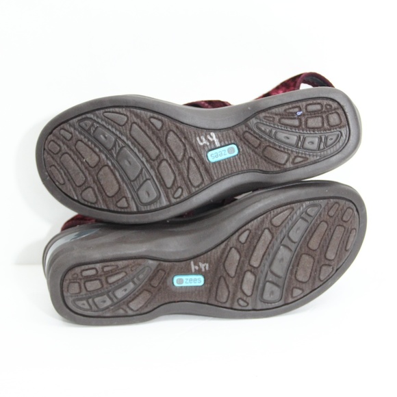 Bzees Velvet Drama Sandals Size 11 Wedge Shoe - Picture 8 of 8